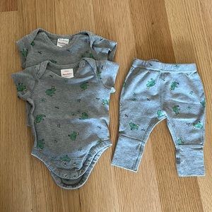 Hanna Andersson Frog Prince onesie / jogger set, preowned, size NB and 0-3M